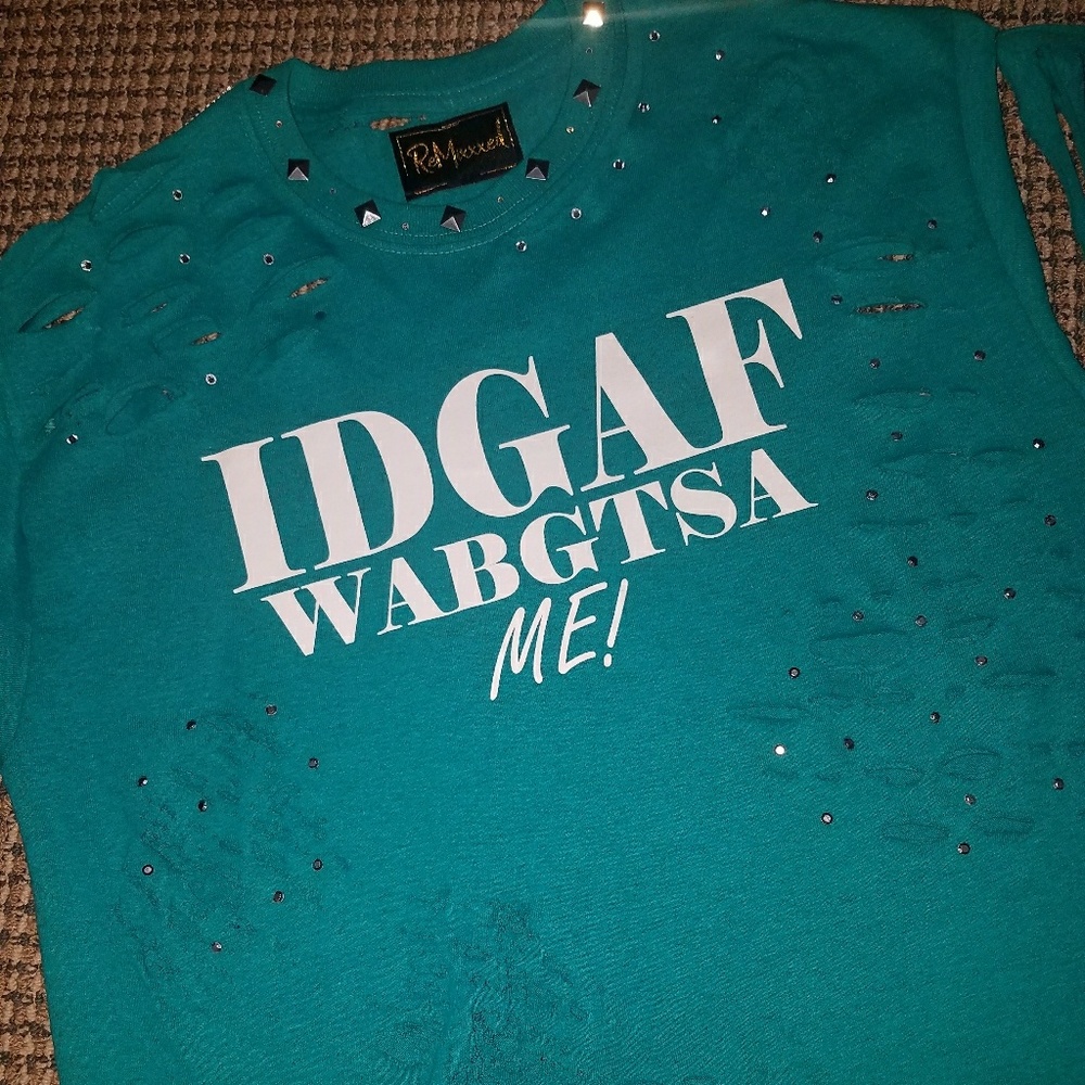 Cool, distressed statement tee "IDGAF WABGTSA ME"